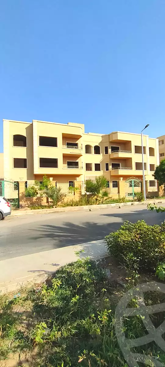 https://aqarmap.com.eg/ar/listing/7254456-for-sale-cairo-new-cairo-el-ahyaa-first-neighborhood-omar-ibn-abd-el-aziz-st
