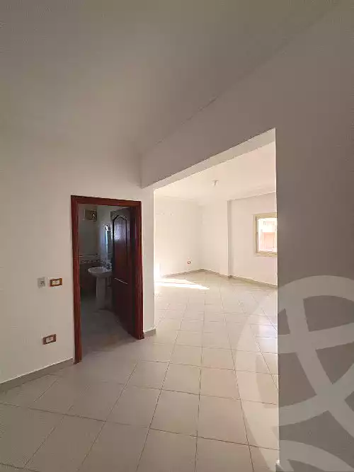 https://aqarmap.com.eg/ar/listing/7254659-for-sale-cairo-new-cairo-ganob-el-akadamiya-south-academy-b-taha-hussein-st