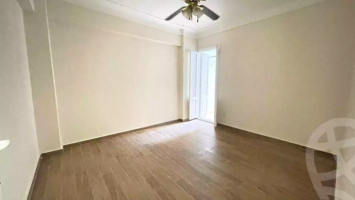 https://aqarmap.com.eg/ar/listing/7254892-for-sale-alexandria-sydy-bshr-sydy-bshr-bhry-shr-mhmd-njyb