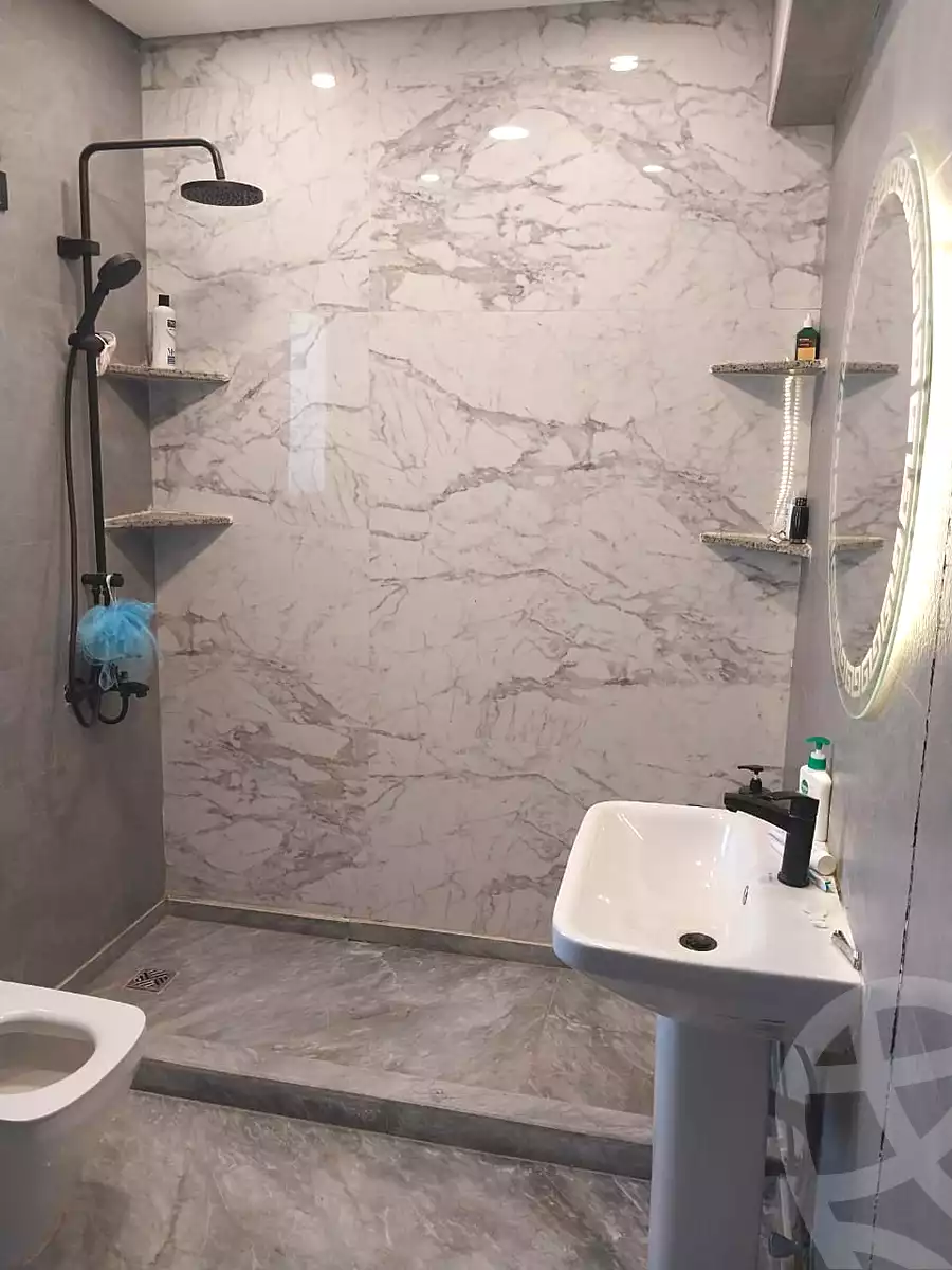 https://aqarmap.com.eg/en/listing/7255398-for-sale-cairo-new-cairo-compounds-hyde-park-centre-ville-hyde-park