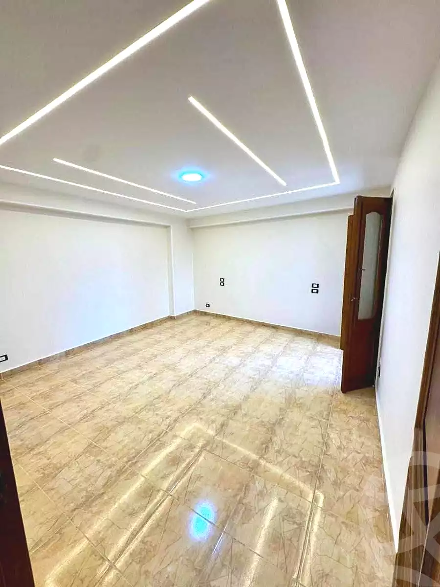 https://aqarmap.com.eg/ar/listing/7256337-for-sale-alexandria-sydy-bshr-sydy-bshr-bhry-shr-mhmwd-l-yswy