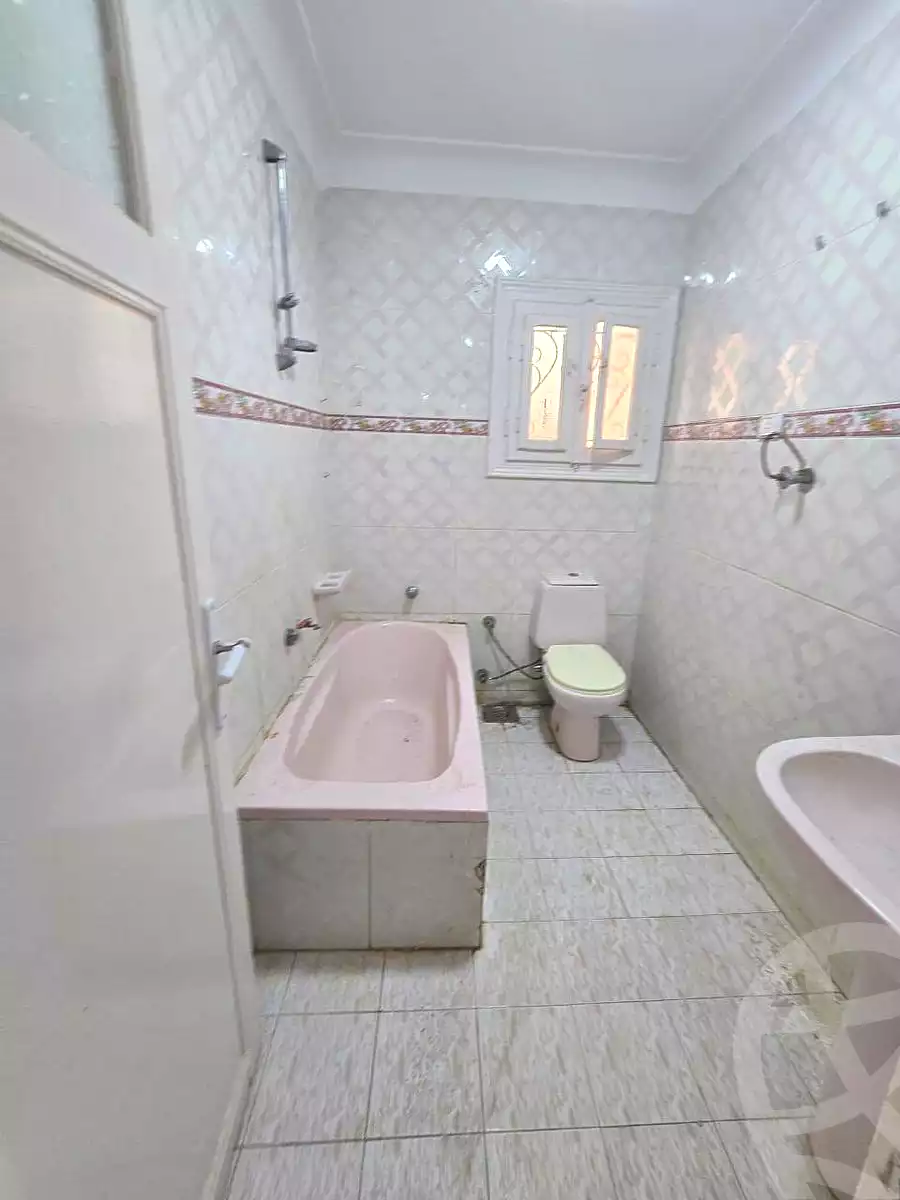 https://aqarmap.com.eg/en/listing/7256410-for-sale-alexandria-al-agamy-shataa-el-nakheel