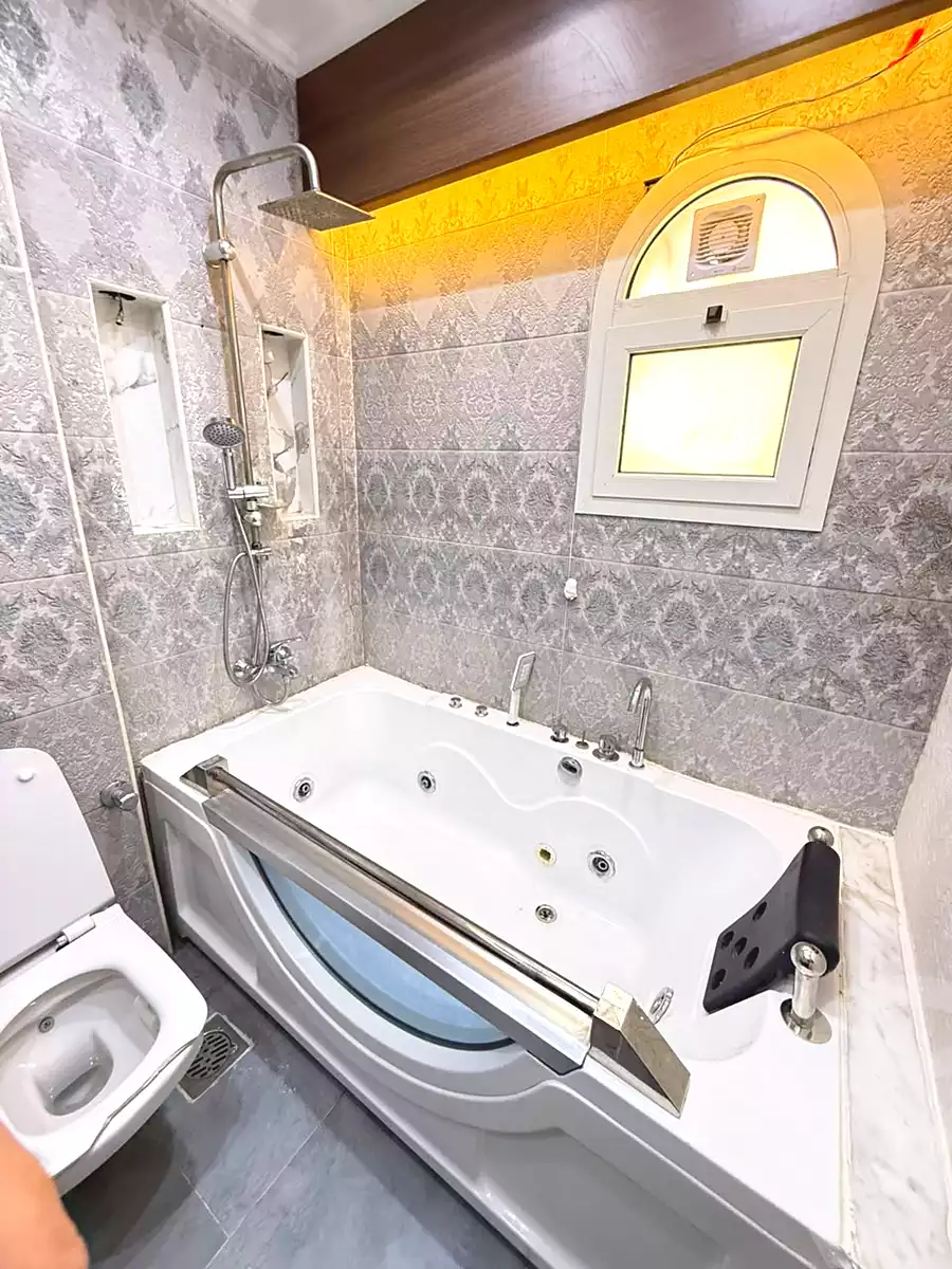https://aqarmap.com.eg/ar/listing/7256934-for-rent-cairo-new-cairo-madinaty-lmntq-lthlthh-fylt-group-23