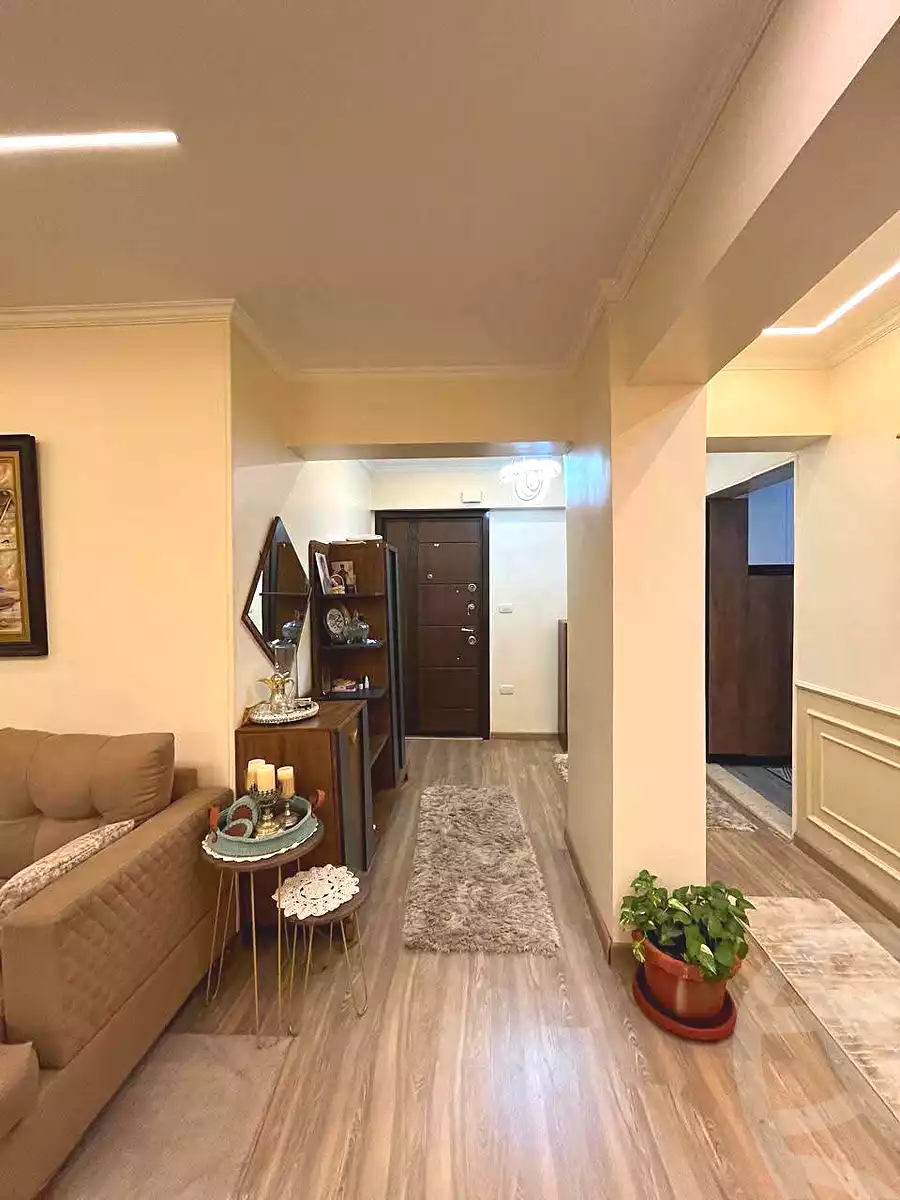 https://aqarmap.com.eg/en/listing/7258128-for-sale-alexandria-roshdy-roushdy-basha-st