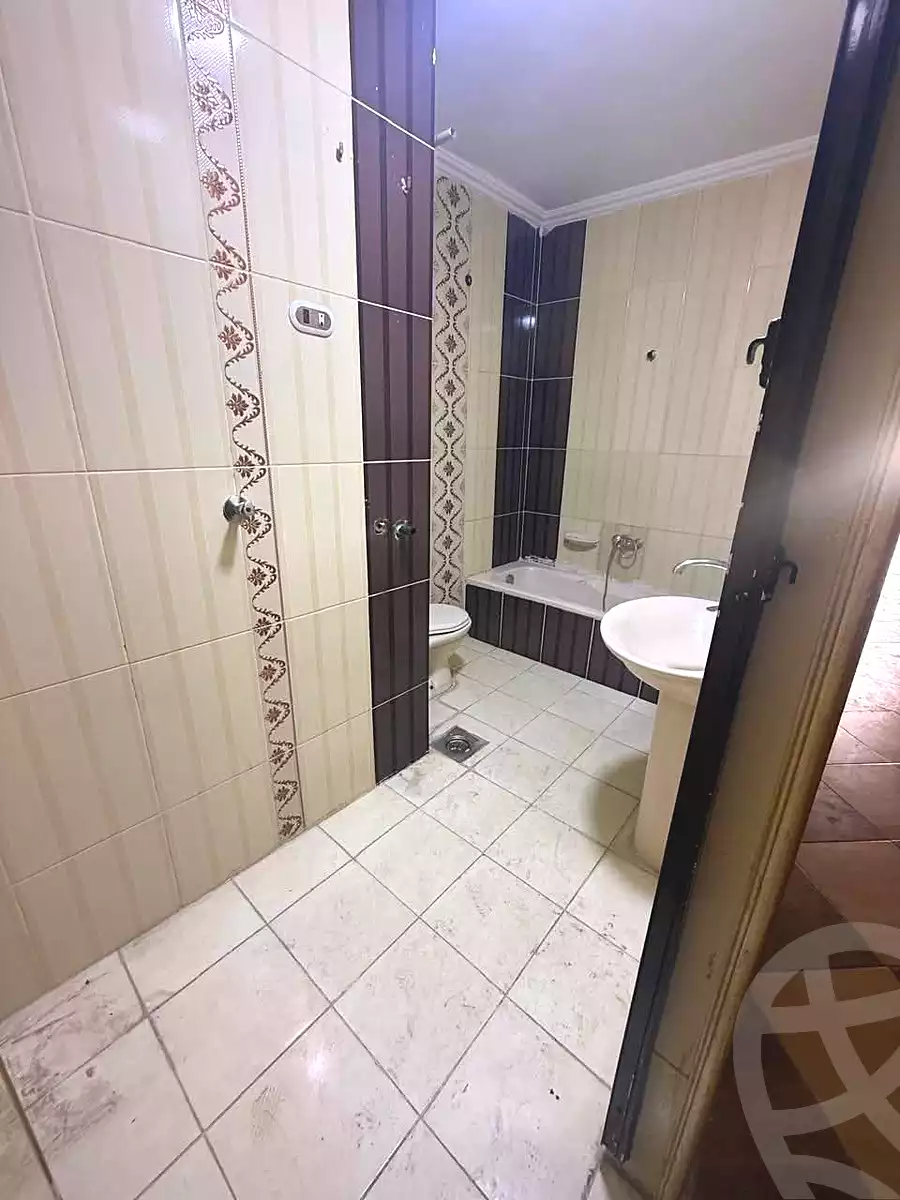 https://aqarmap.com.eg/ar/listing/7259205-for-sale-alexandria-sydy-bshr-sydy-bshr-bhry-ibrahim-el-sayed-st