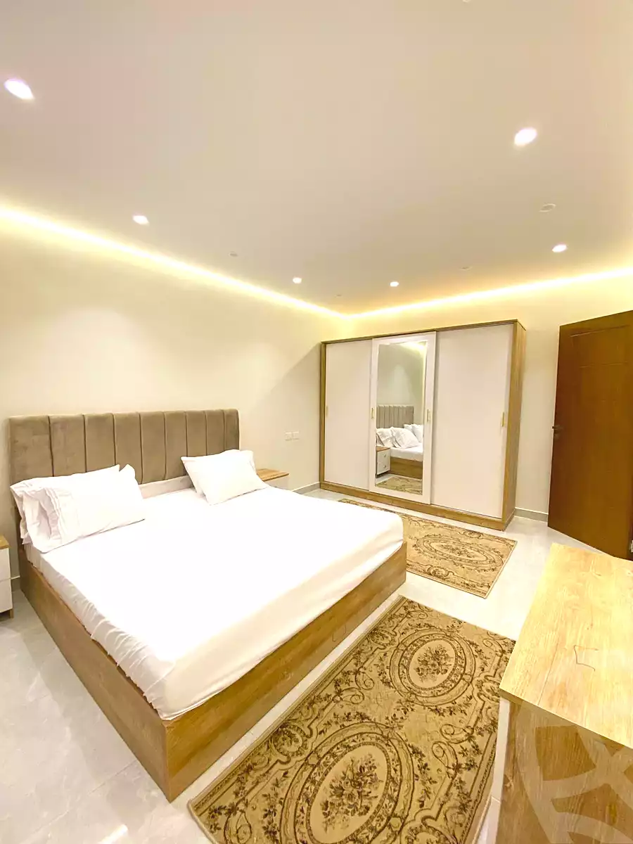 https://aqarmap.com.eg/ar/listing/7261060-for-rent-cairo-new-cairo-compounds-el-mostashareen-compound