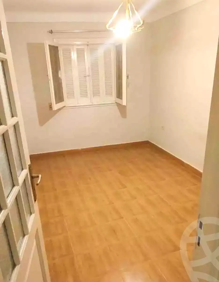https://aqarmap.com.eg/en/listing/7262529-for-sale-alexandria-moharram-bey-othman-galal-st