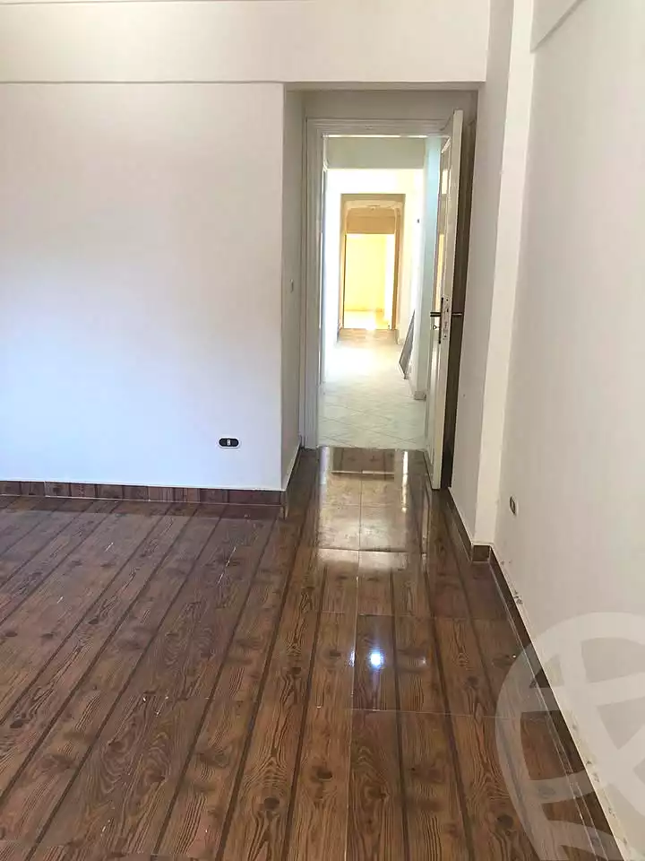 https://aqarmap.com.eg/ar/listing/7262639-for-rent-alexandria-moharram-bey