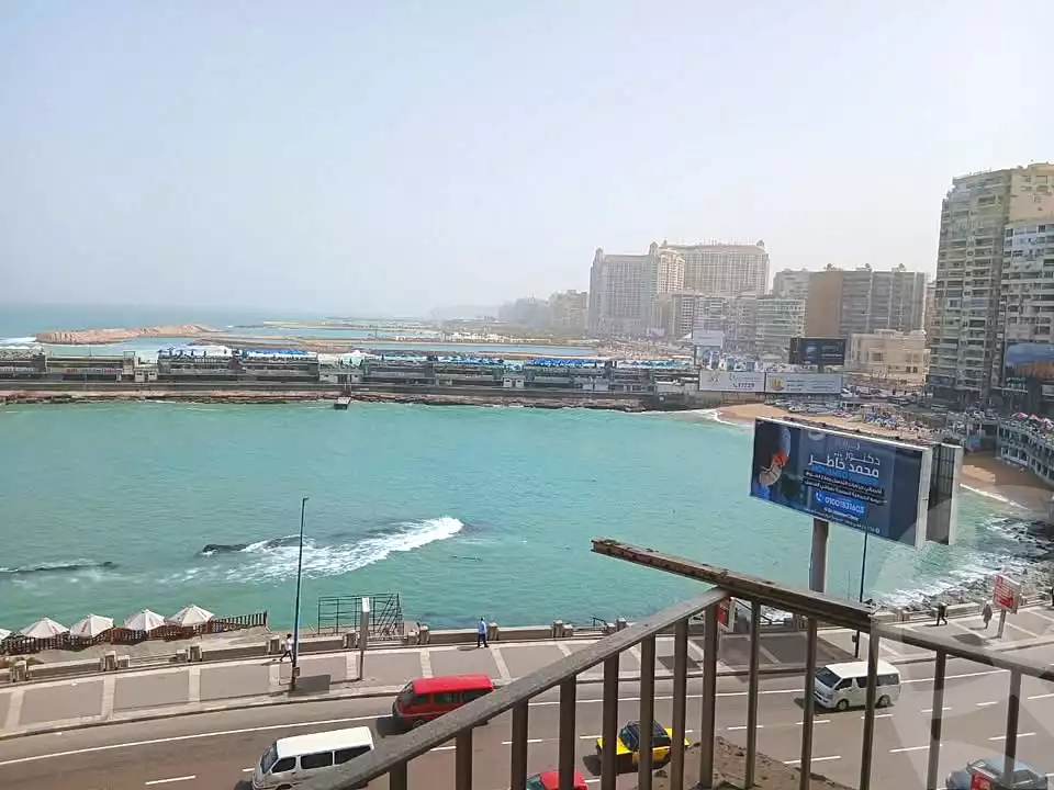 https://aqarmap.com.eg/ar/listing/7263500-for-sale-alexandria-glim