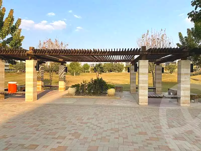 https://aqarmap.com.eg/ar/listing/7263792-for-sale-cairo-new-cairo-compounds-tag-city-shalya-taj-city