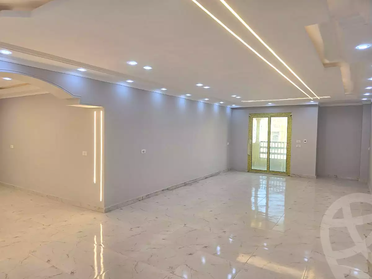 https://aqarmap.com.eg/ar/listing/7263877-for-sale-cairo-6th-of-october-el-ahyaa-neighborhood-2nd-divided-from-al-kafrawei-st