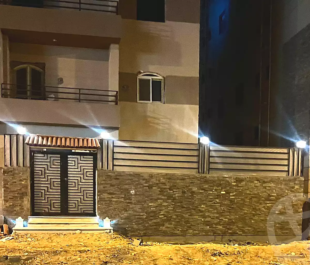 https://aqarmap.com.eg/ar/listing/7263896-for-sale-cairo-6th-of-october-hadaeq-october-compounds-investors-compound