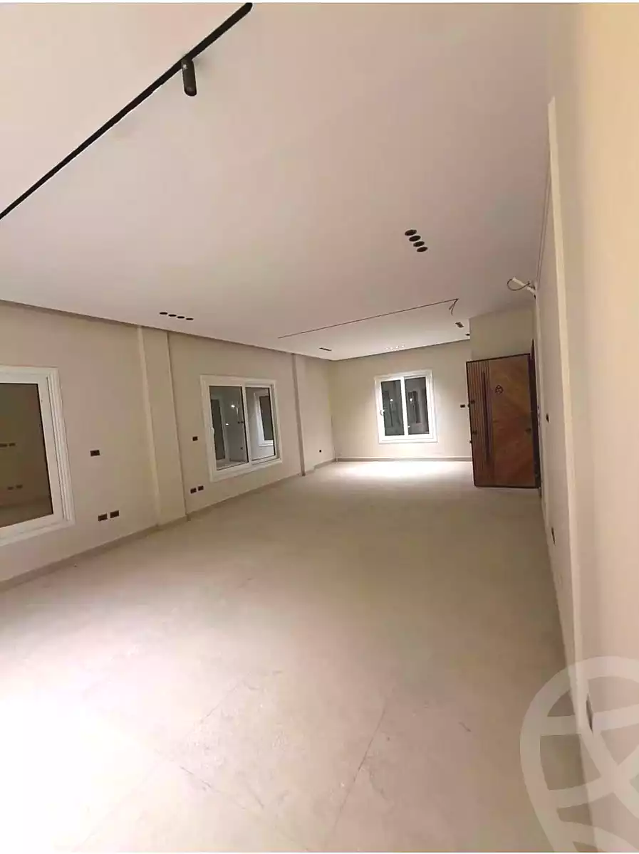 https://aqarmap.com.eg/ar/listing/7265591-for-sale-cairo-el-sheikh-zayed-city-el-hay-el-thaleth-ashaer-area-2-el-salam-st