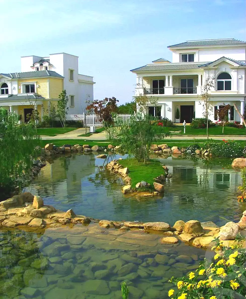 https://aqarmap.com.eg/ar/listing/7265717-for-sale-cairo-new-cairo-compounds-mountain-view1-1-compound