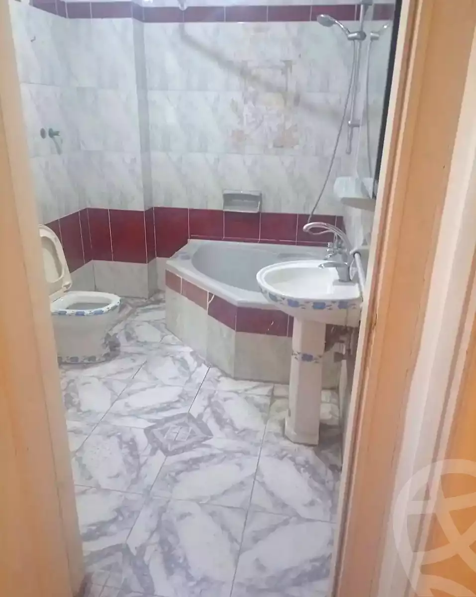 https://aqarmap.com.eg/en/listing/7266581-for-sale-alexandria-moharram-bey-tryq-qn-lswys