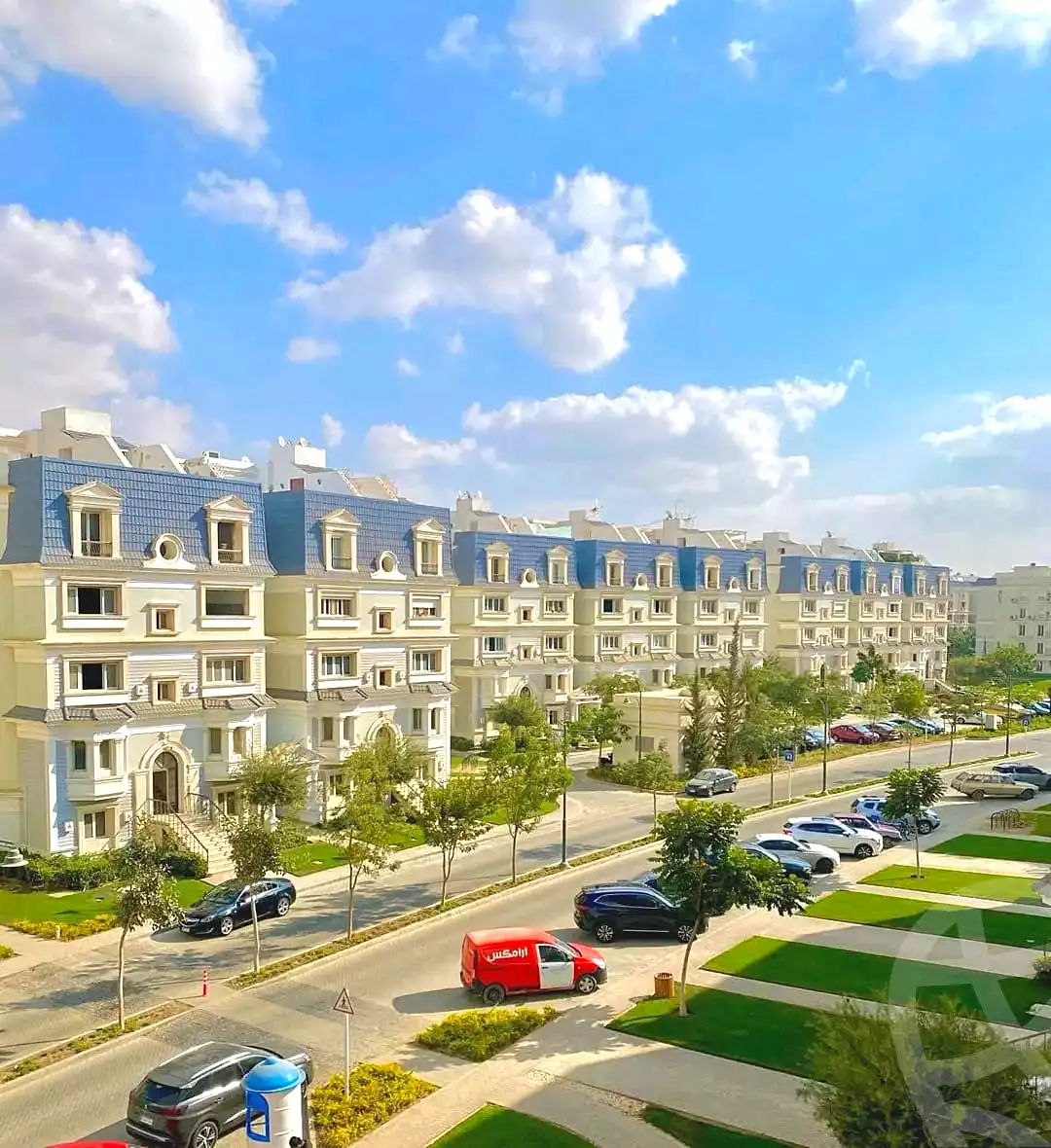 https://aqarmap.com.eg/ar/listing/7268039-for-sale-cairo-new-cairo-compounds-mountain-view-hyde-park