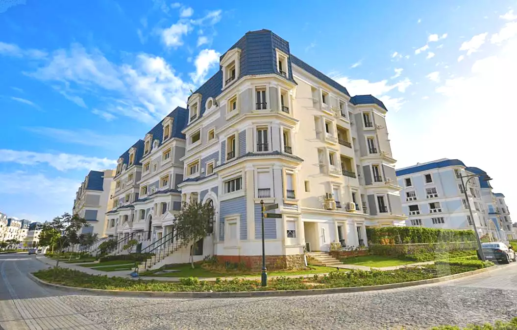 https://aqarmap.com.eg/ar/listing/7268062-for-sale-cairo-new-cairo-compounds-mountain-view-hyde-park