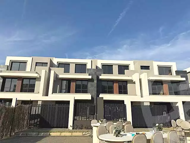 https://aqarmap.com.eg/en/listing/7268533-for-sale-cairo-new-cairo-compounds-zyd-yst