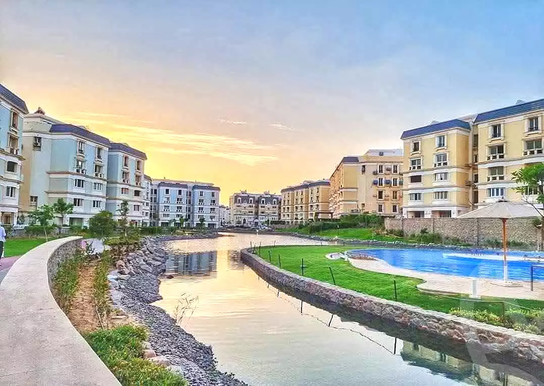 https://aqarmap.com.eg/ar/listing/7270058-for-sale-cairo-new-cairo-compounds-mountain-view-hyde-park