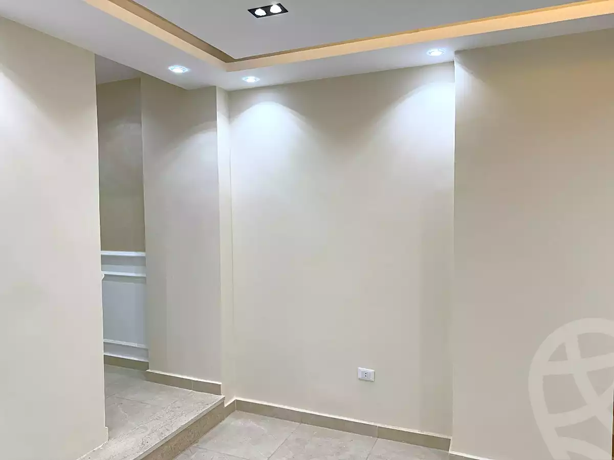 https://aqarmap.com.eg/ar/listing/7270128-for-sale-cairo-6th-of-october-el-ahyaa-neighborhood-3rd-al-hay-al-thalith-st