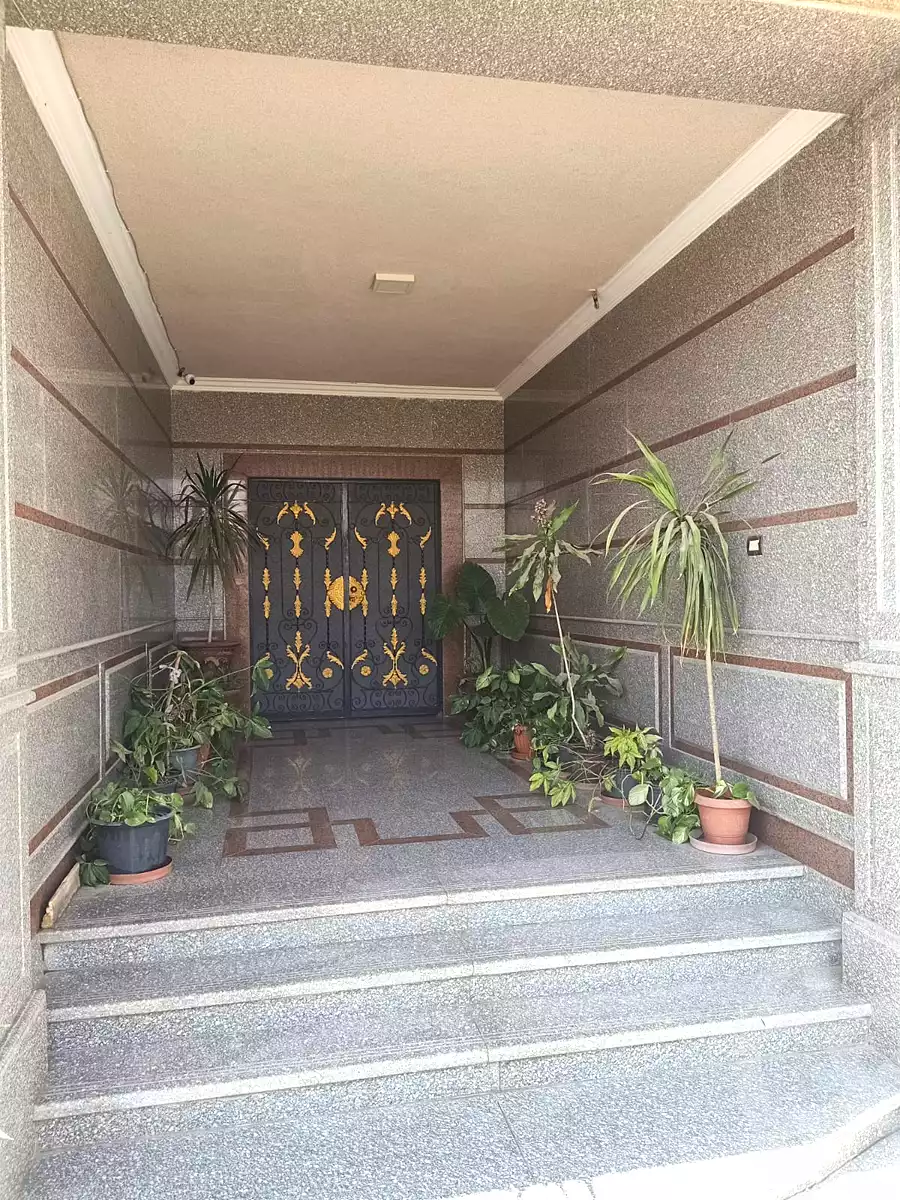 https://aqarmap.com.eg/ar/listing/7270311-for-rent-cairo-new-cairo-sharq-el-akadamiya-al-tahrir-st