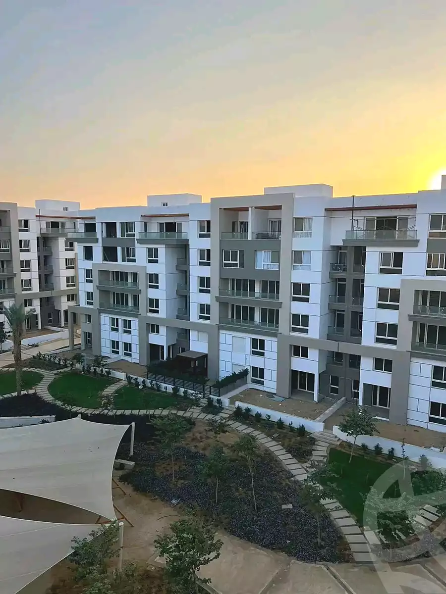 https://aqarmap.com.eg/en/listing/7270525-for-sale-cairo-new-cairo-compounds-hyde-park-centre-ville-hyde-park