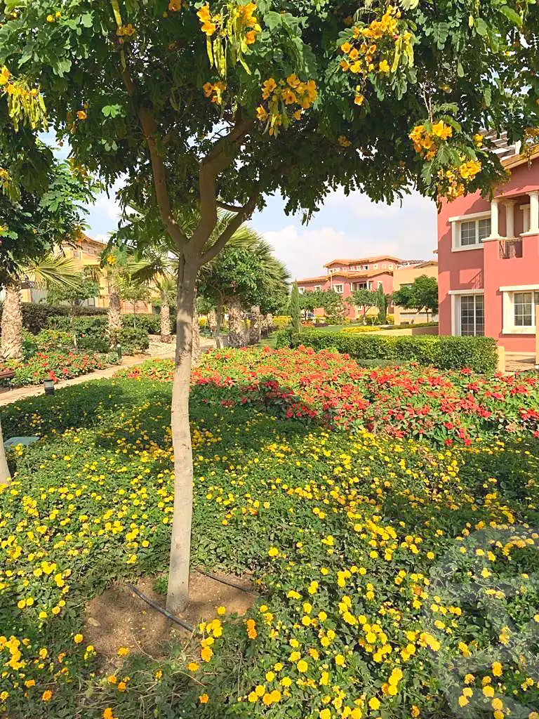 https://aqarmap.com.eg/en/listing/7270534-for-sale-cairo-new-cairo-compounds-hyde-park-centre-ville-hyde-park