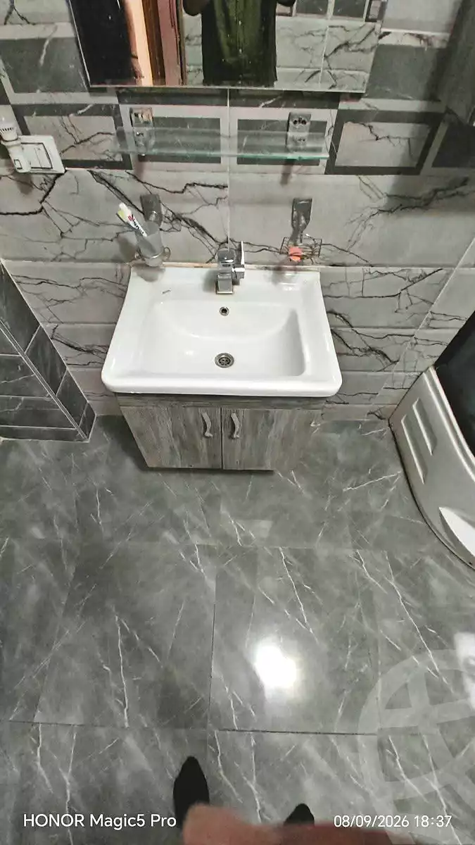 https://aqarmap.com.eg/ar/listing/7271153-for-sale-cairo-helwan-mohamed-sayed-ahmed-st
