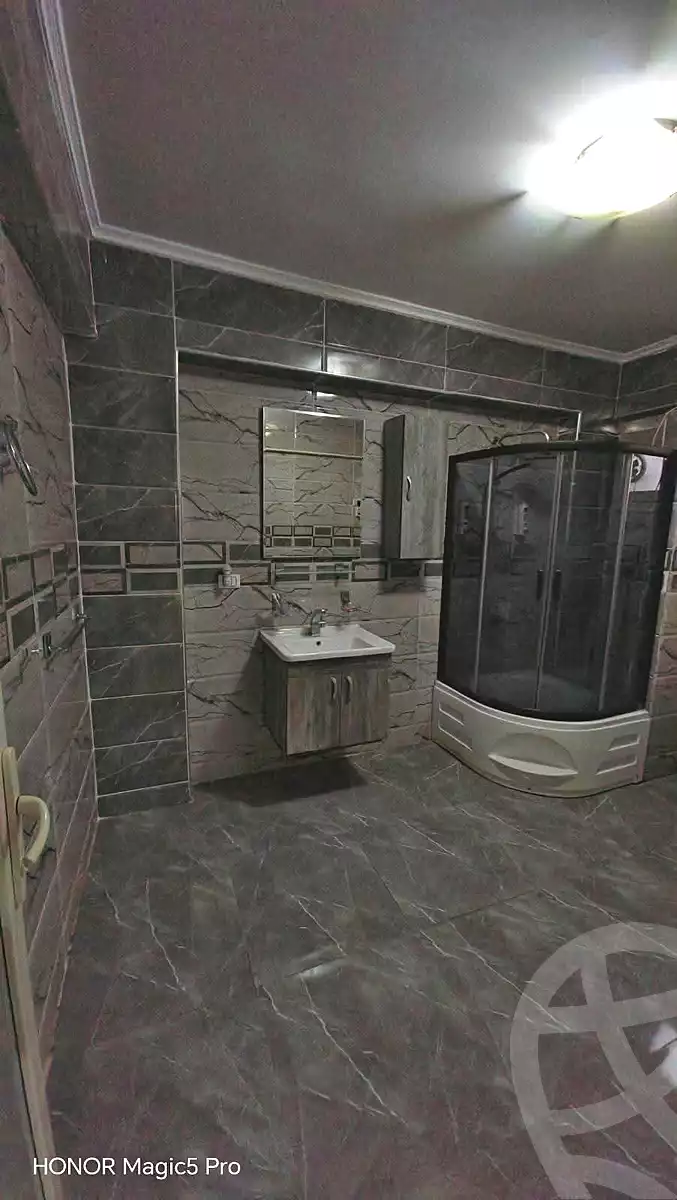 https://aqarmap.com.eg/ar/listing/7271245-for-sale-cairo-helwan-mohamed-sayed-ahmed-st