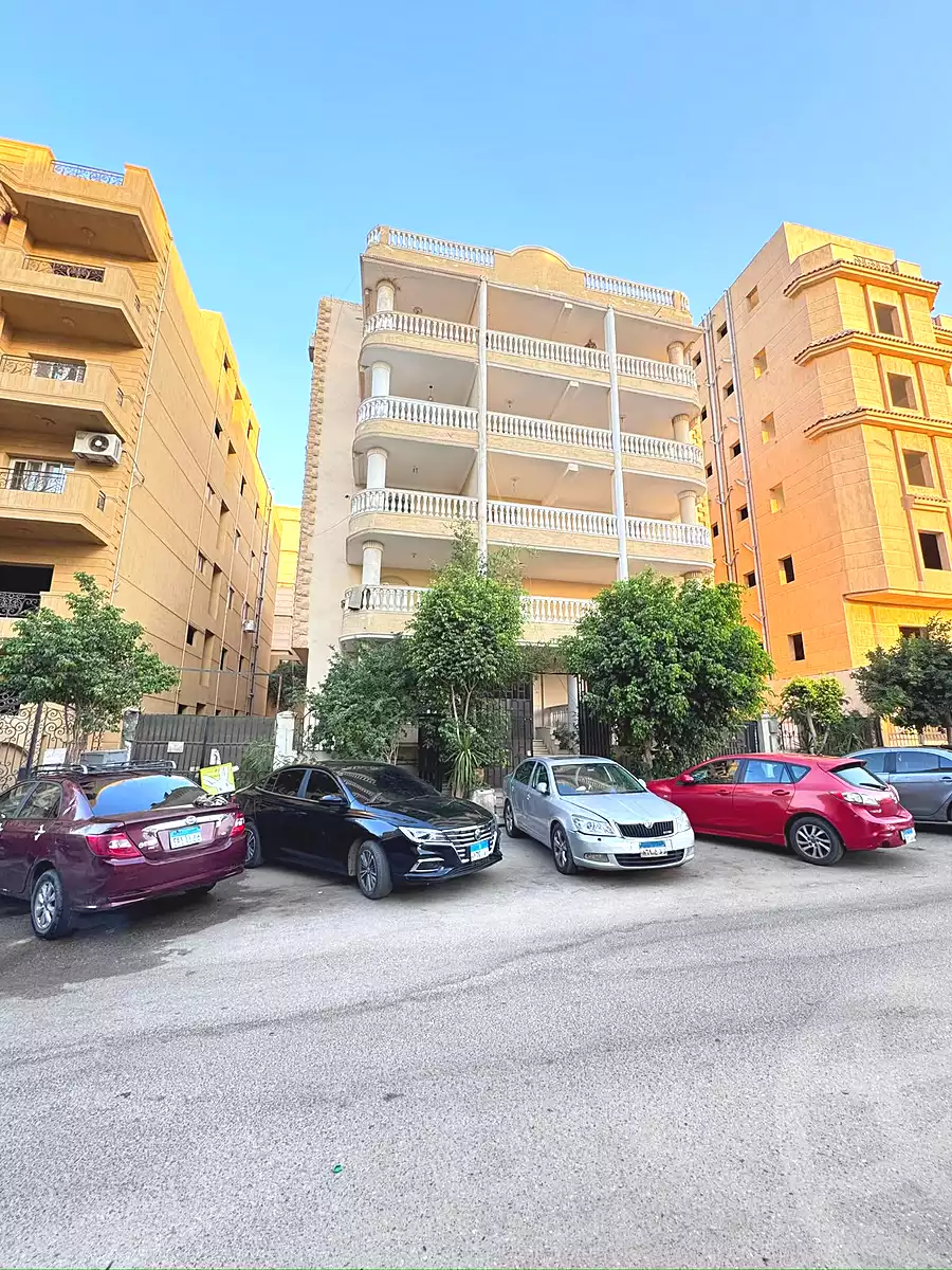 https://aqarmap.com.eg/ar/listing/7271421-for-sale-cairo-new-cairo-el-ahyaa-fifth-neighborhood-street-21
