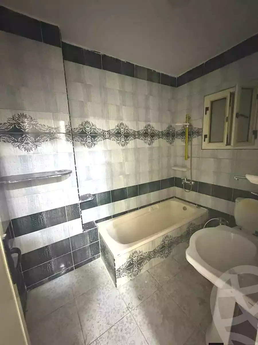 https://aqarmap.com.eg/ar/listing/7271892-for-sale-alexandria-al-agamy-lbytsh-shahr-al-assal-st