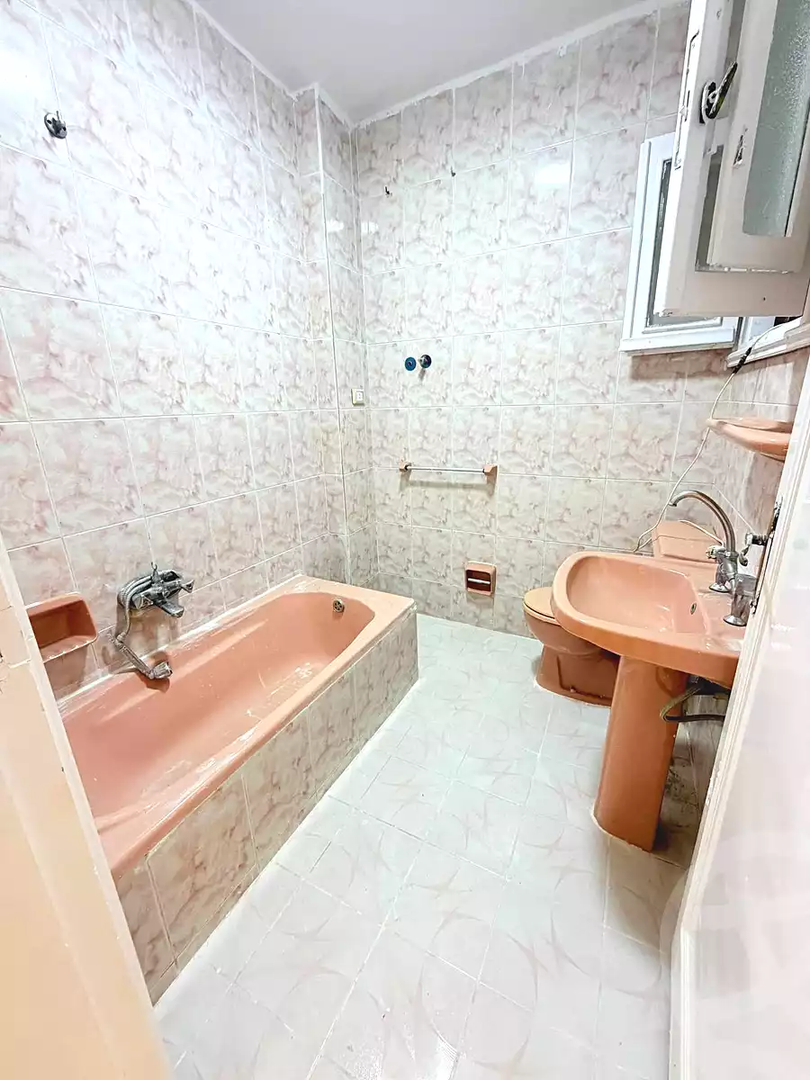 https://aqarmap.com.eg/en/listing/7271987-for-sale-alexandria-al-agamy