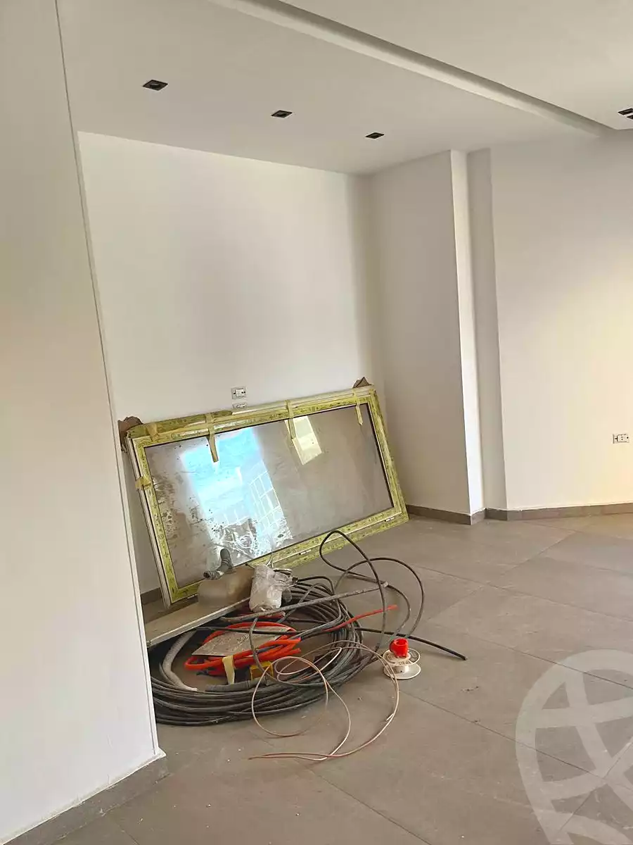https://aqarmap.com.eg/ar/listing/7273065-for-sale-cairo-new-cairo-compounds-el-mostashareen-compound