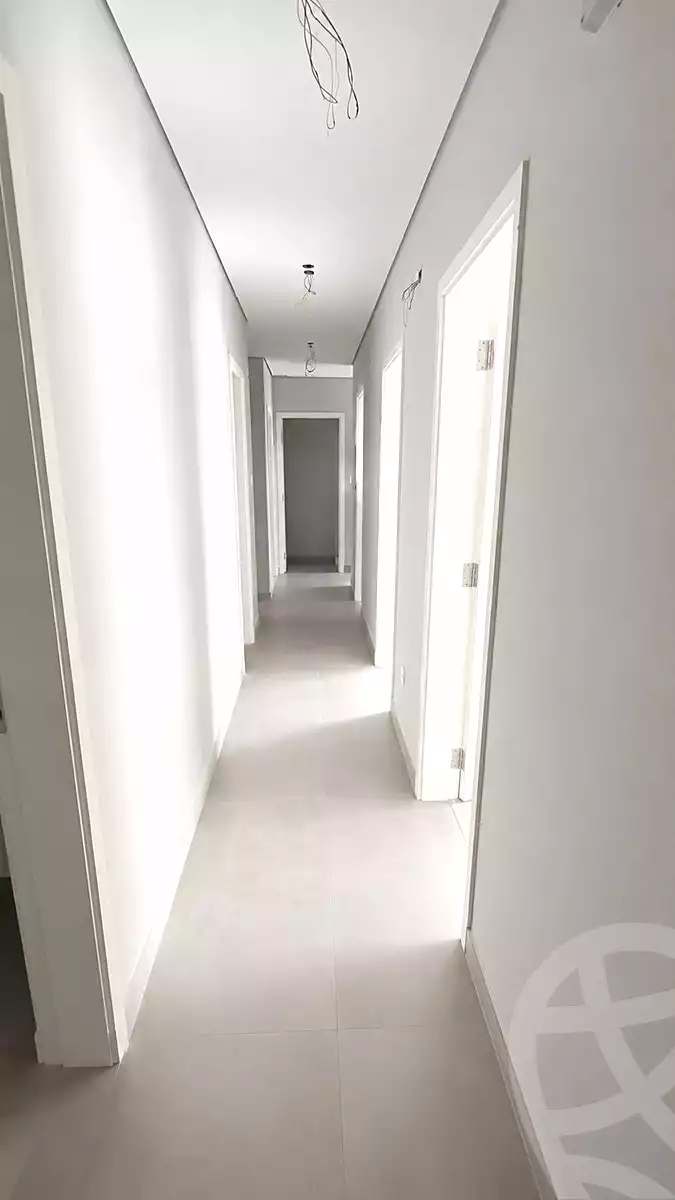 3 BR Apartment in Village West, photo 2 of 4