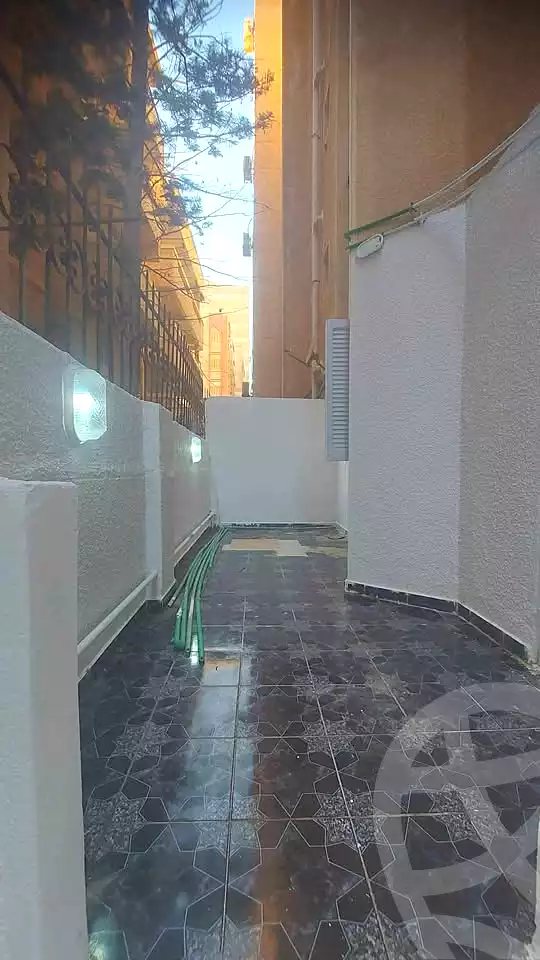 https://aqarmap.com.eg/ar/listing/7274043-for-sale-alexandria-al-agamy-shataa-el-nakheel