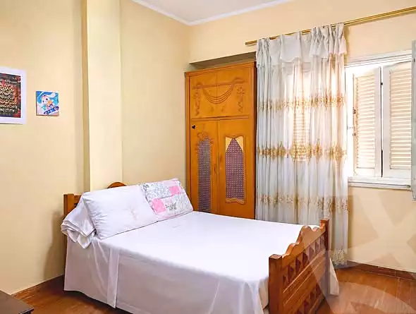 https://aqarmap.com.eg/en/listing/7274700-for-sale-cairo-helwan-el-shareaa-el-sharby-st