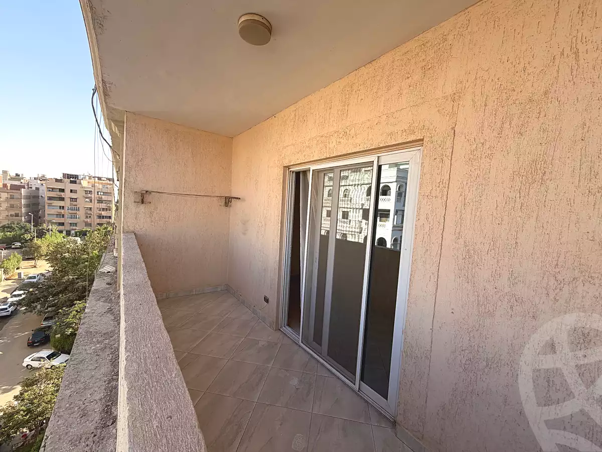 https://aqarmap.com.eg/en/listing/7275146-for-sale-cairo-mokattam-lhdb-l-ly-diplomats-neighborhood -street-9