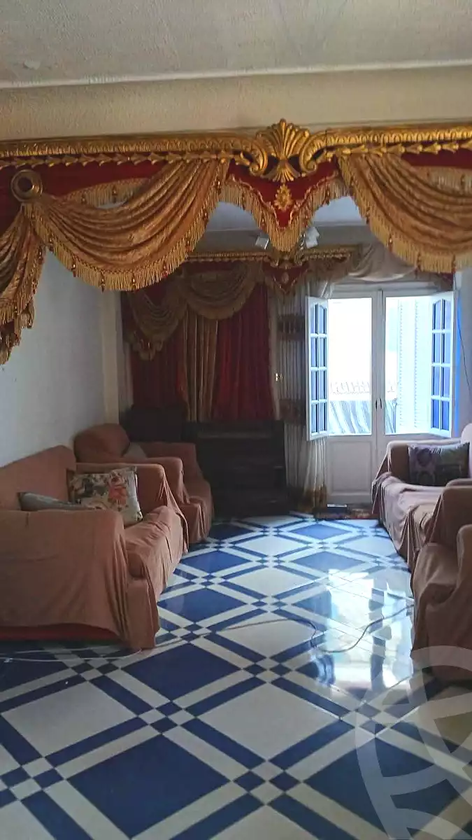 https://aqarmap.com.eg/en/listing/7275372-for-sale-alexandria-al-agamy-el-hanouvel-radwan-st