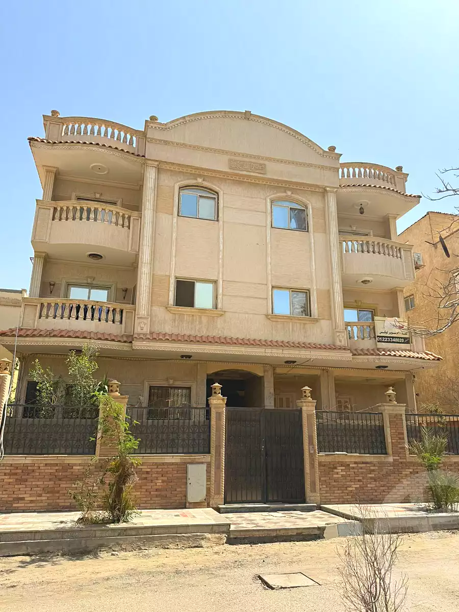 https://aqarmap.com.eg/en/listing/7275600-for-sale-cairo-new-cairo-el-ahyaa-third-neighborhood-street-16