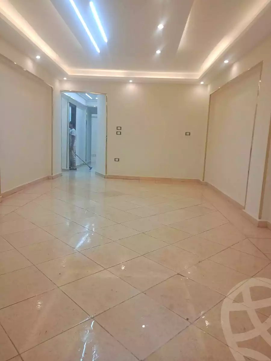 https://aqarmap.com.eg/ar/listing/7276730-for-sale-alexandria-al-agamy-el-hanouvel-radwan-st