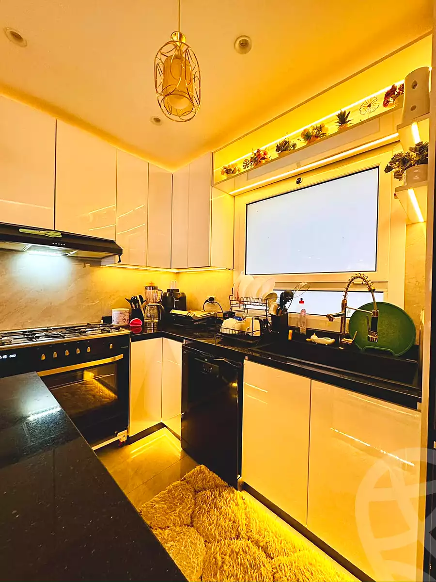 https://aqarmap.com.eg/ar/listing/7276921-for-sale-cairo-new-cairo-compounds-hyde-park-centre-ville-hyde-park