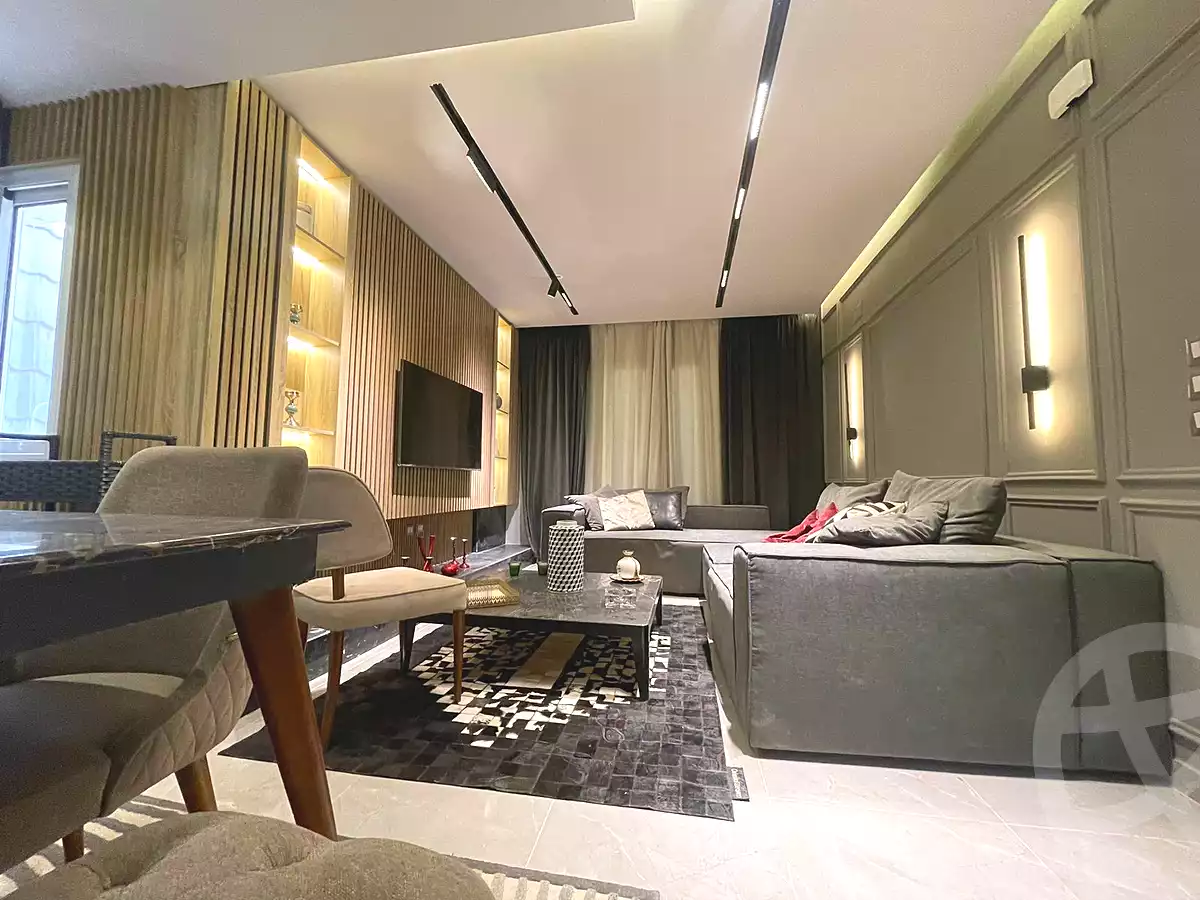 https://aqarmap.com.eg/ar/listing/7276926-for-sale-cairo-new-cairo-compounds-mountain-view-hyde-park