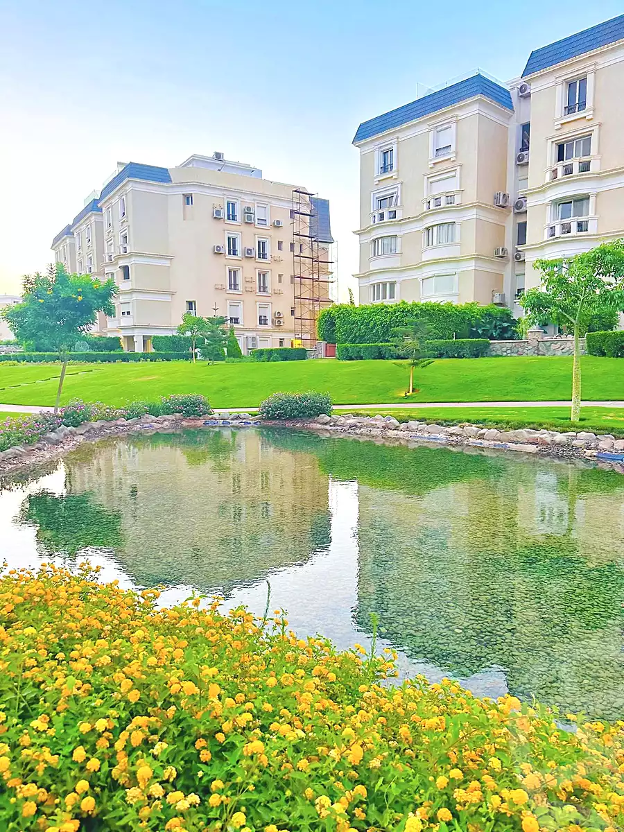 https://aqarmap.com.eg/en/listing/7277247-for-sale-cairo-new-cairo-compounds-mountain-view1-1-compound
