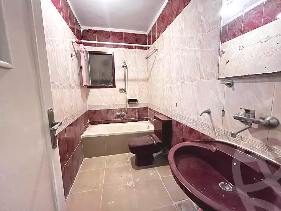 https://aqarmap.com.eg/en/listing/7277493-for-sale-alexandria-ganaklis