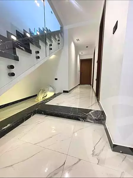 https://aqarmap.com.eg/en/listing/7277550-for-sale-cairo-new-cairo-compounds-mountain-view1-1-compound