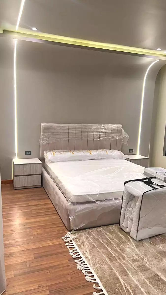 https://aqarmap.com.eg/ar/listing/7279150-for-rent-cairo-new-cairo-compounds-hyde-park