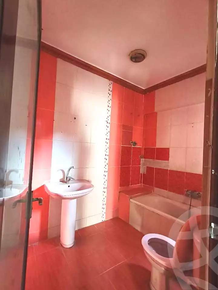 https://aqarmap.com.eg/ar/listing/7279433-for-sale-alexandria-sydy-bshr-sydy-bshr-bhry-gamal-abd-el-nasir-st