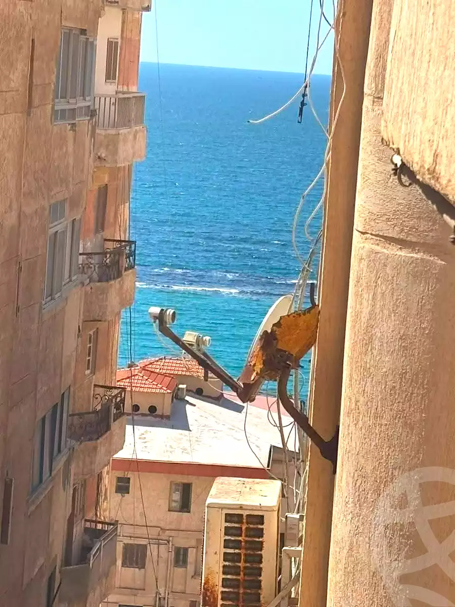 https://aqarmap.com.eg/ar/listing/7279694-for-sale-alexandria-el-asafra-l-sfr-bhry