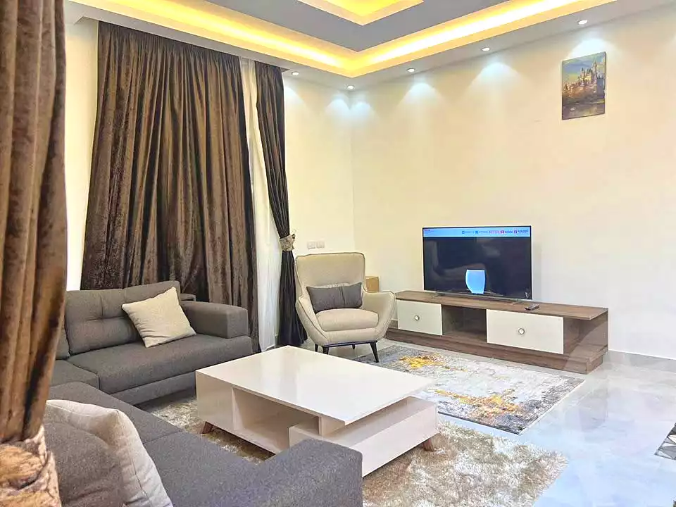 https://aqarmap.com.eg/en/listing/7281053-for-sale-cairo-new-cairo-compounds-hyde-park-business-district