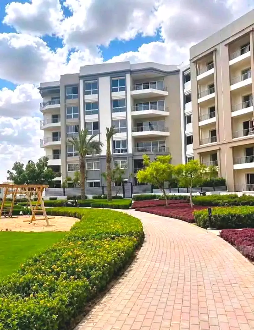 https://aqarmap.com.eg/ar/listing/7281790-for-sale-cairo-new-cairo-compounds-hyde-park-centre-ville-hyde-park